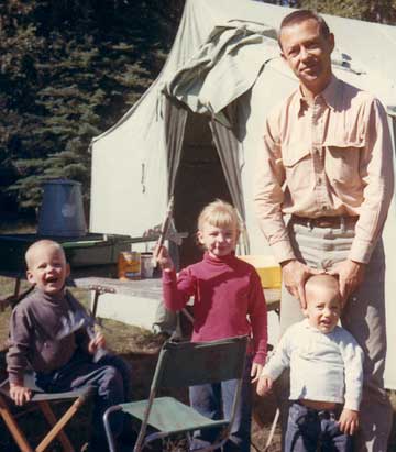 Robert Ramsey with his three children, Bill, Meg, and David